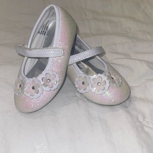 Size 6 little girls shoes.